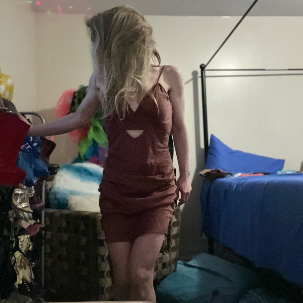 Dress - Picture 5 of 5